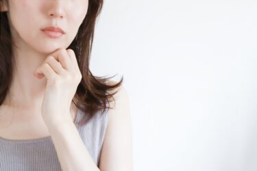 肌のハリが失われる原因は？ハリを取り戻すためのおすすめ施術を紹介